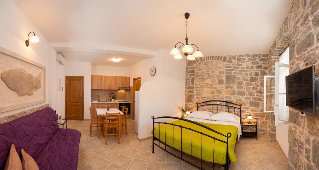 Beach Podspiline Apartment