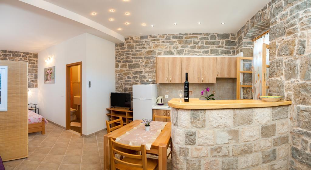 Beach Podspiline Apartment *
